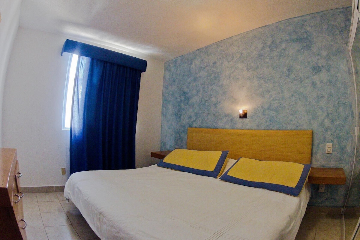 2 bedrooms, blackout drapes, bed sheets, wheelchair access