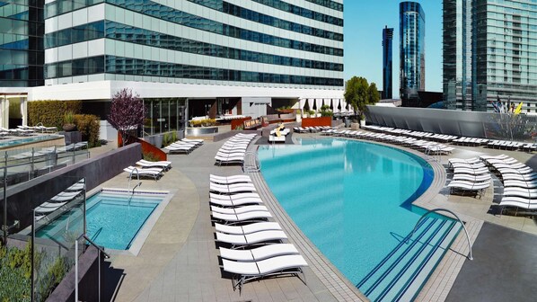 Alberca al aire libre por temporada 