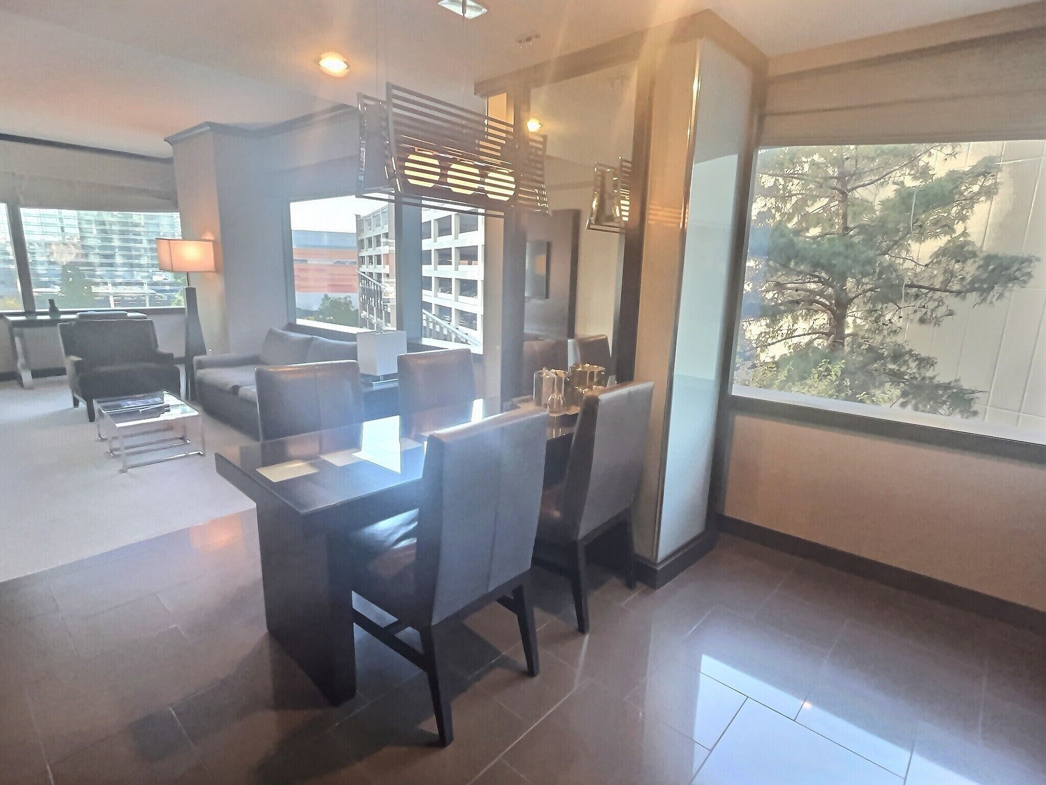 executive corner suite lower - 1br | dining room