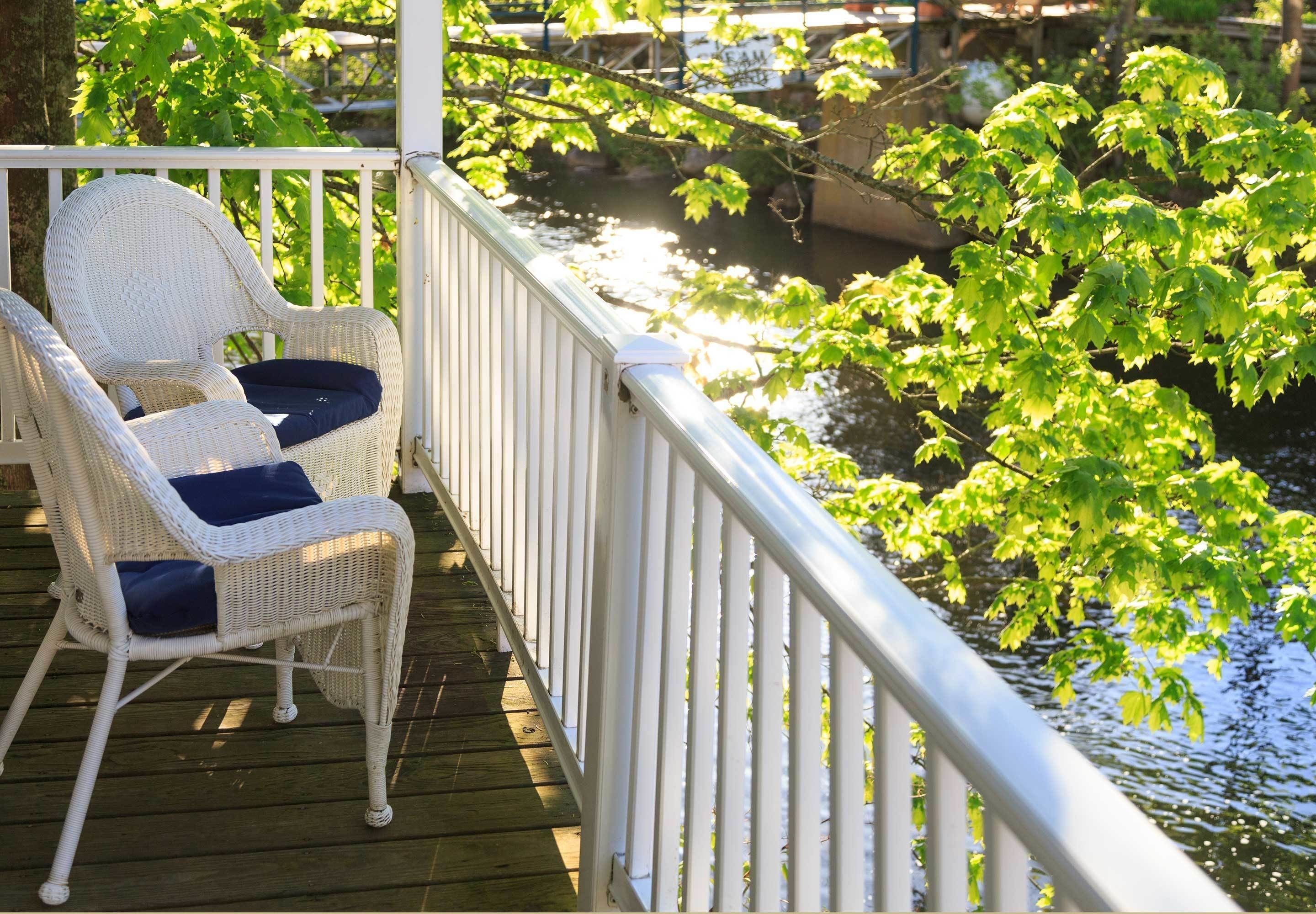 room, 1 king bed, river view | balcony