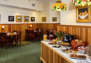 包含每日自助早餐