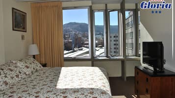 Habitación individual | Caja de seguridad en la habitación, escritorio y insonorización