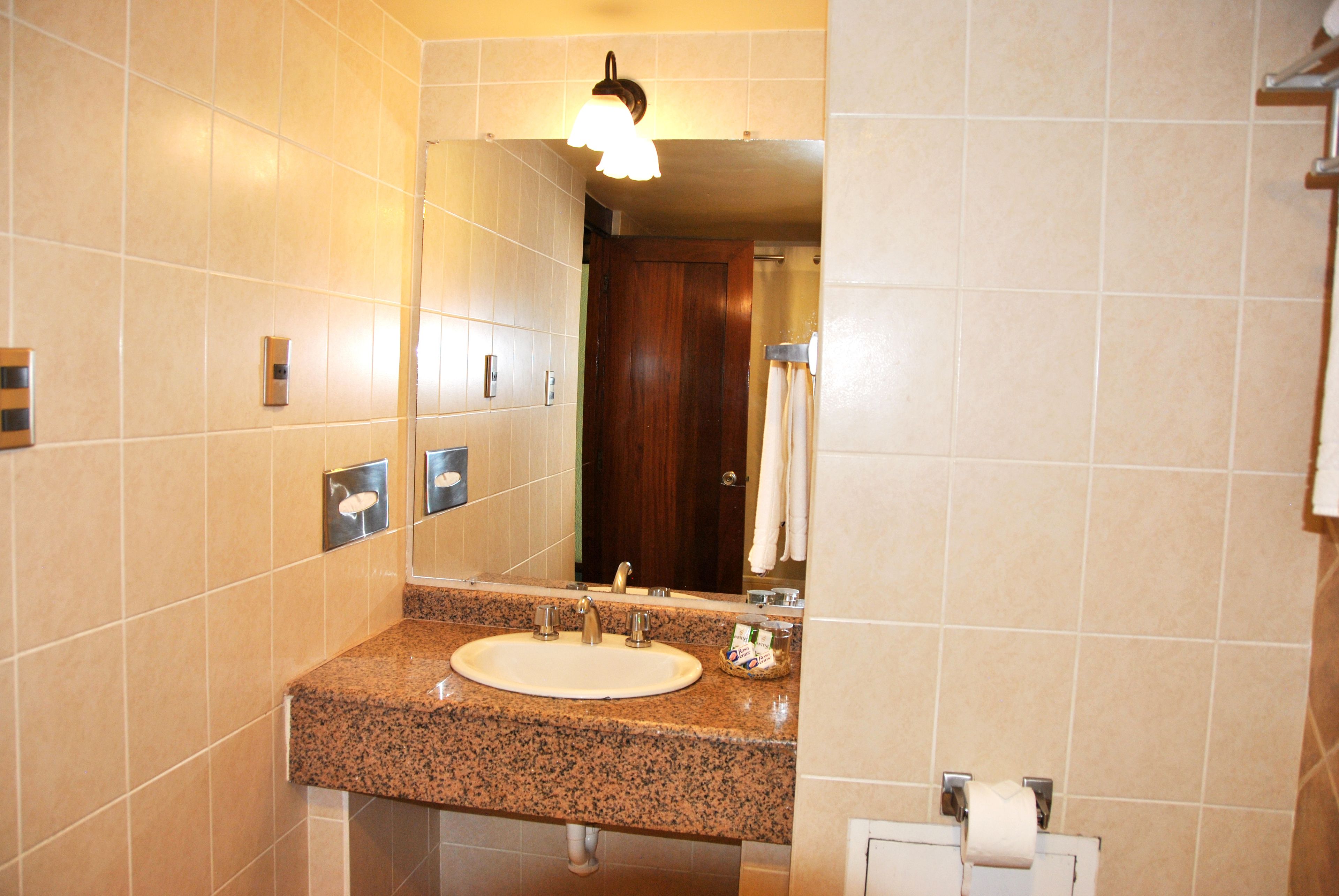 triple room | bathroom | shower, free toiletries, hair dryer, towels