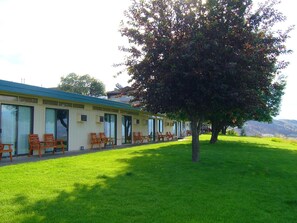 Property grounds - Hospitality Inn (Kamloops)