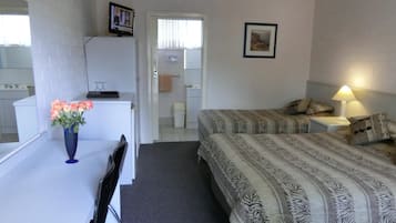 Kuştüyü yorgan, Select Comfort yatak, ayrı ayrı dekore edilmiş