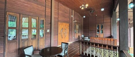 Exclusive Bungalow | Terrace/patio