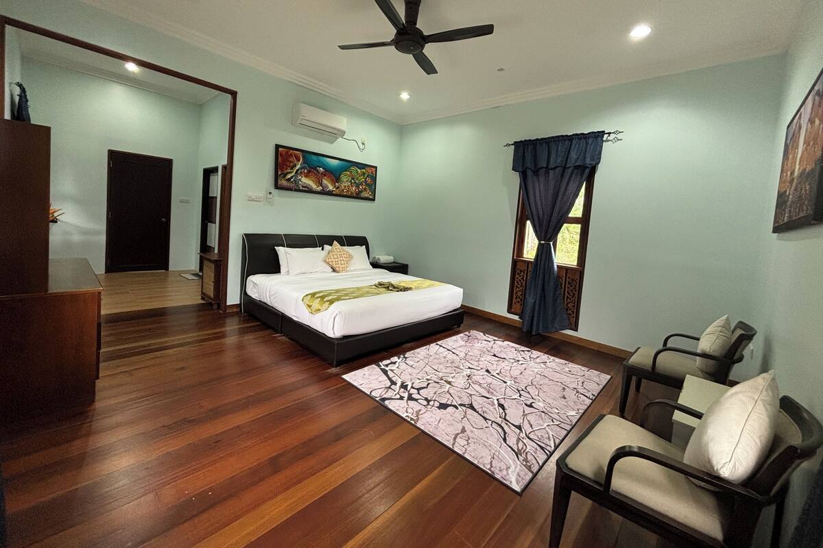 Exclusive-Bungalow | 2 Schlafzimmer, Daunenbettdecken, Schreibtisch, Verdunkelungsvorhänge