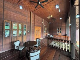 Exclusive Bungalow | Terrace/patio