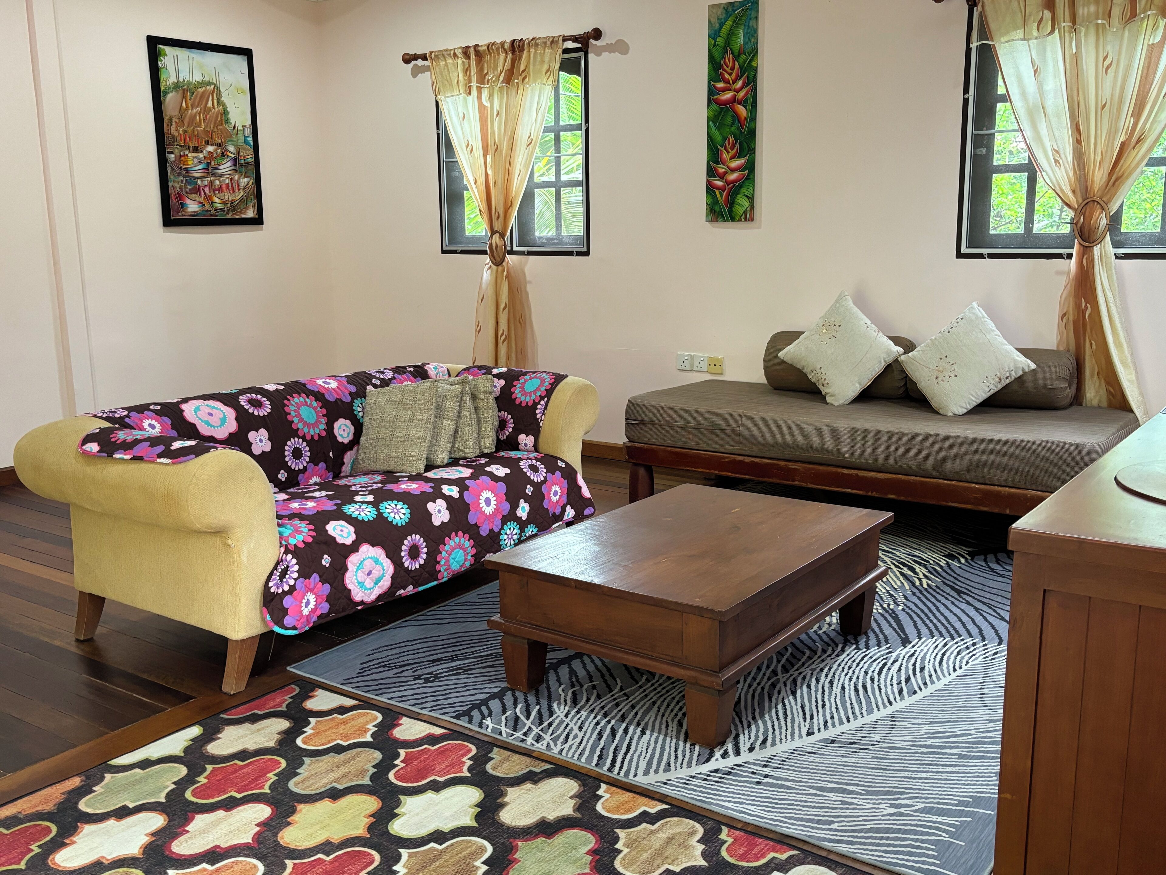 Exclusive Villa, 2 Bedrooms, 2 Bathrooms, Mountain View | Living area