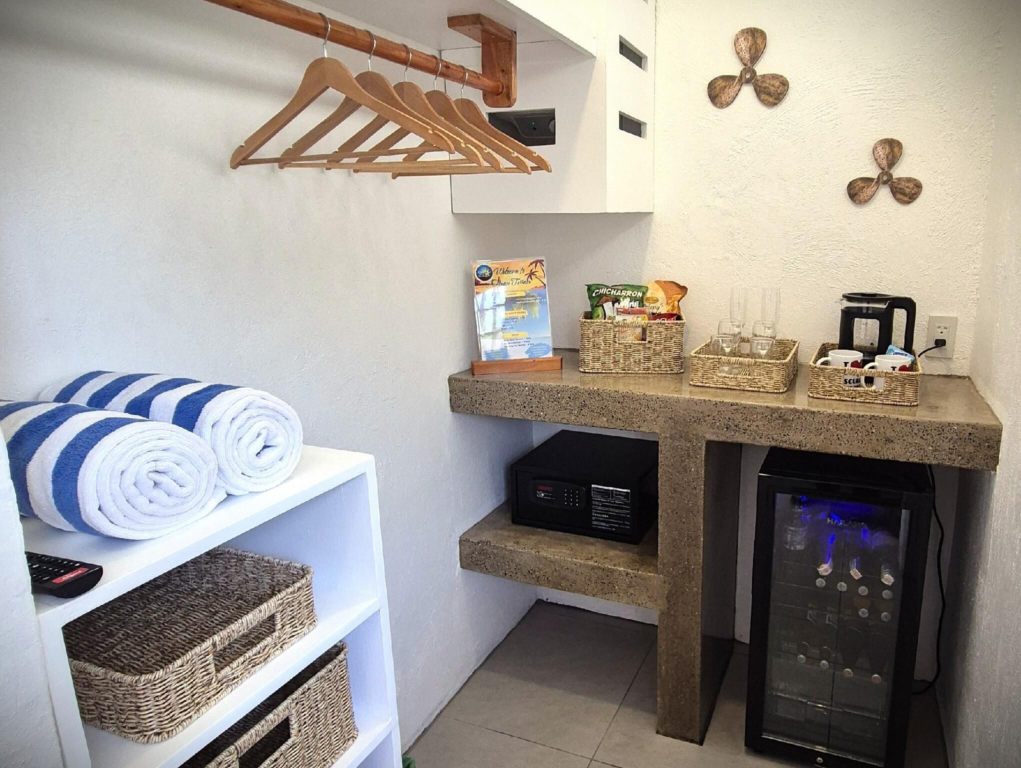 exclusive room | 1 bedroom, minibar, in-room safe, blackout curtains