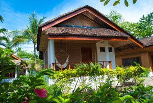 Bungalow, Multiple Beds, Pool View | Terrace/patio