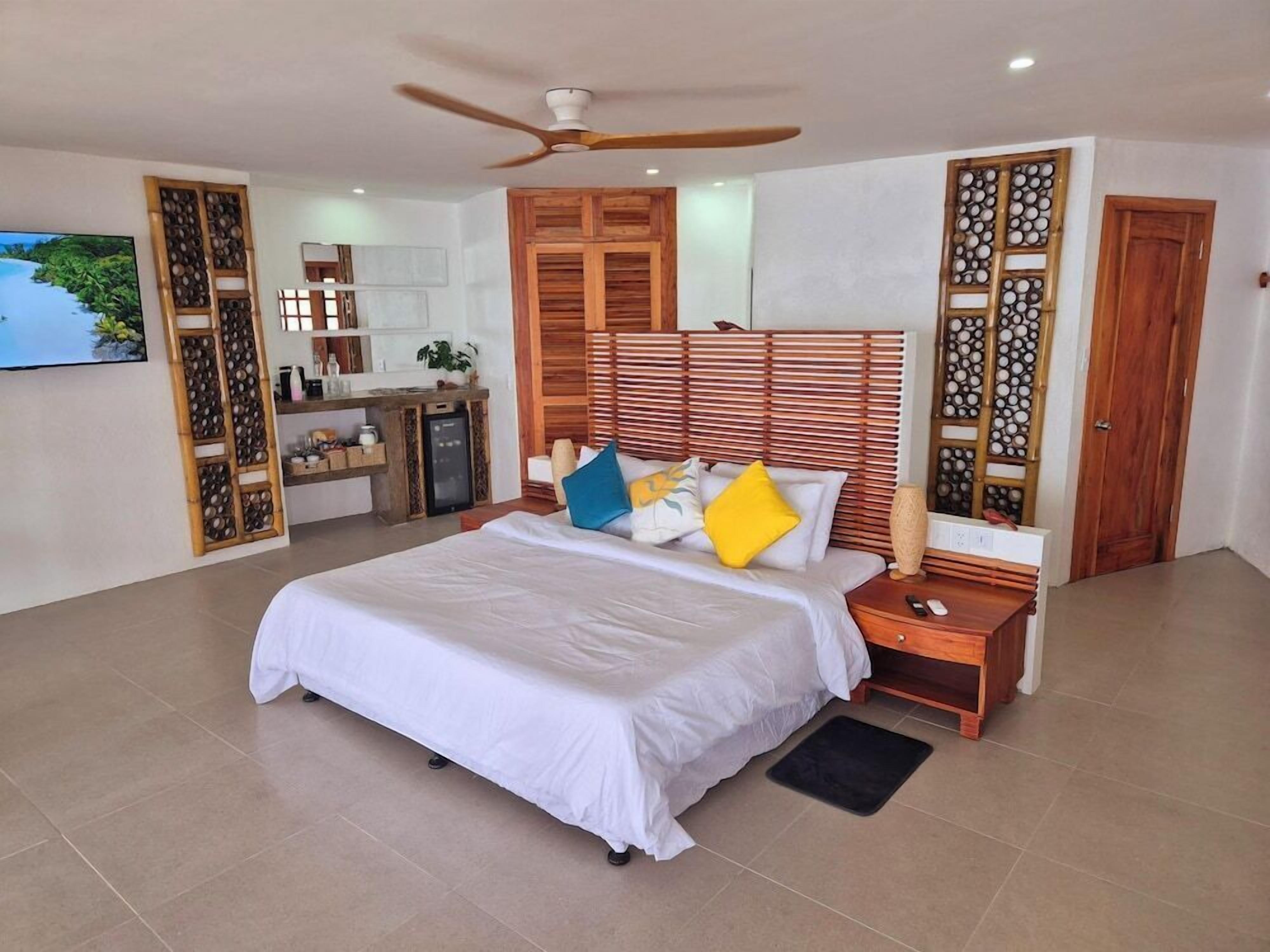 Minibar, in-room safe, blackout curtains, free WiFi
