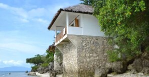 Premier Suite, 1 Bedroom, Ocean View, Oceanfront | Balcony - Quo Vadis Dive Resort Moalboal (Moalboal)