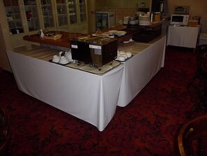 Free local cuisine breakfast 