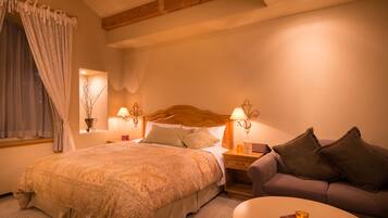 Suite, 1 Double Bed | Premium bedding, desk, free WiFi, bed sheets