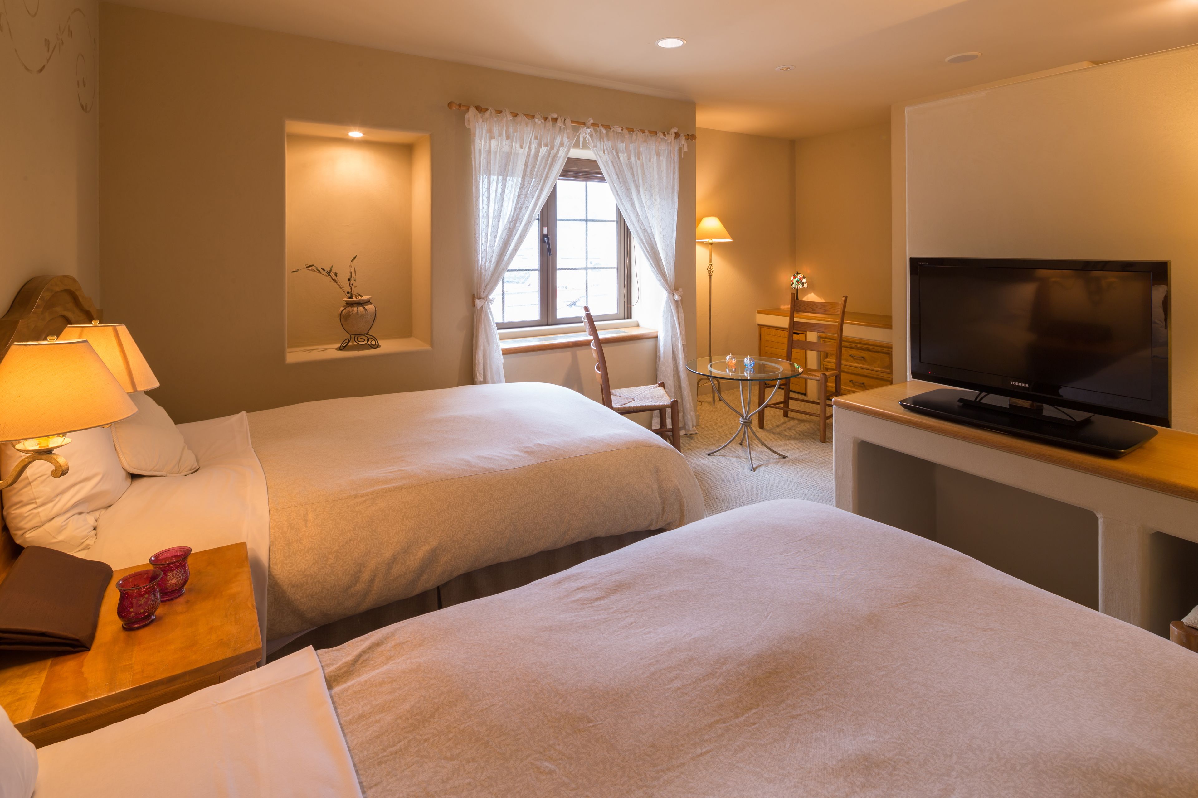 premium bedding, desk, free wifi, bed sheets