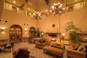 Lobby lounge
