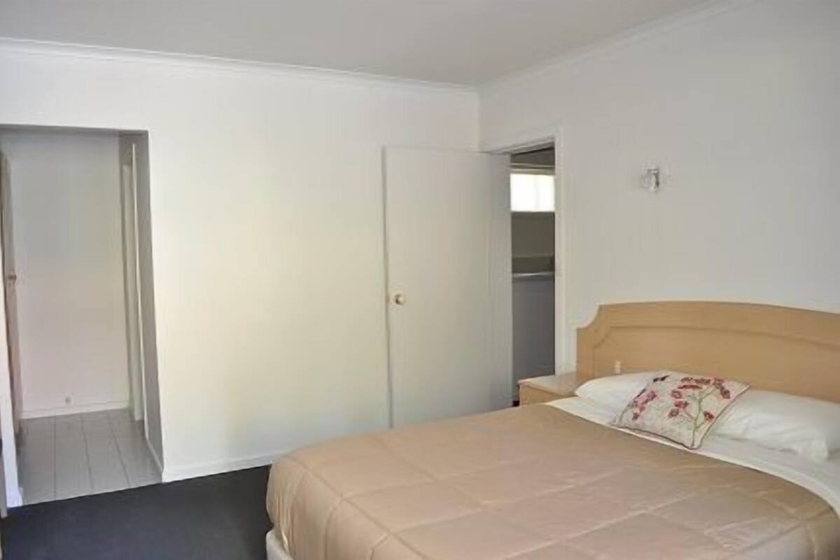 Apartemen, 1 kamar tidur | Tempat tidur Select Comfort, meja kerja, dan tirai kedap cahaya