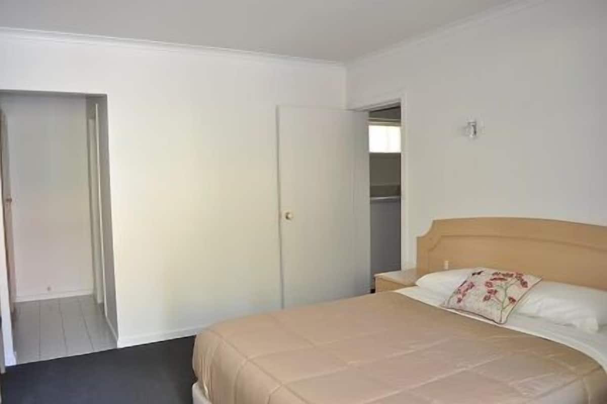 One Bedroom Apartment