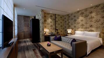 Premier Room | Premium bedding, free minibar, in-room safe, desk