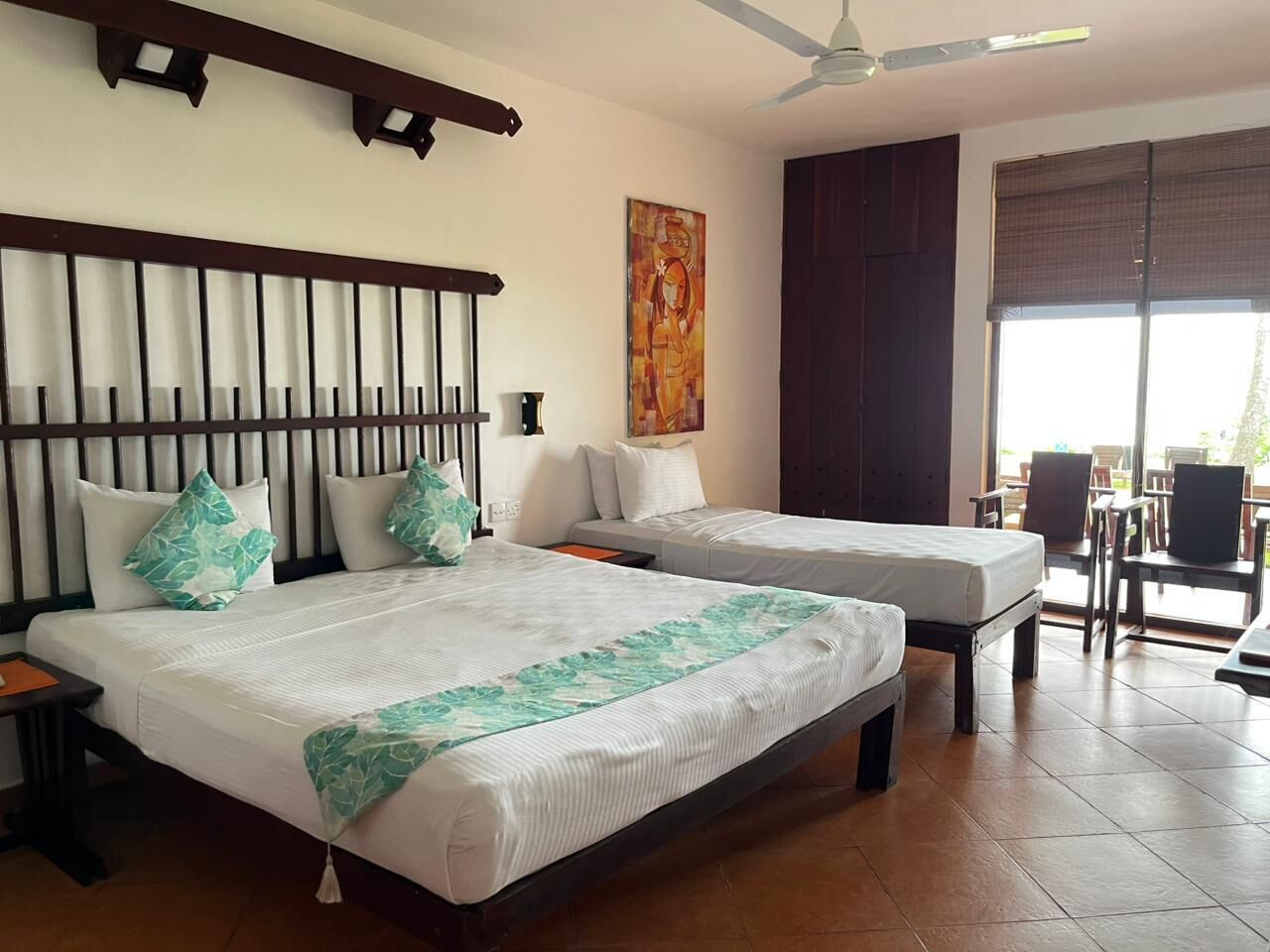 Deluxe Triple Room | Individually furnished, desk, free WiFi, bed sheets