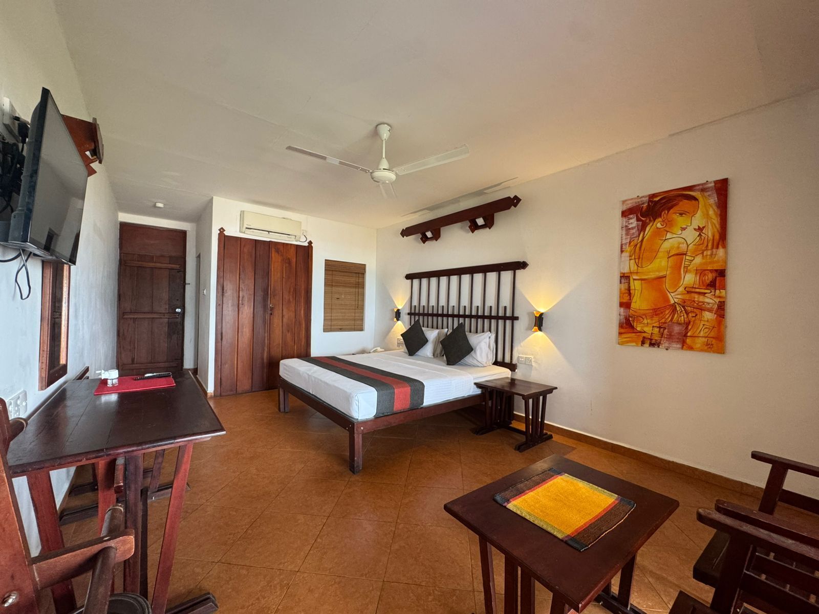 Individually furnished, desk, free WiFi, bed sheets