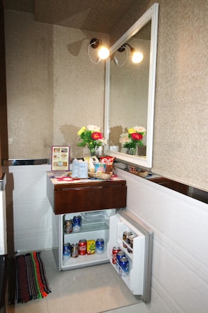 Nursery - Toronto Motel (Kowloon)