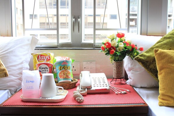 Premium bedding, minibar, in-room safe, desk - Toronto Motel (Kowloon)