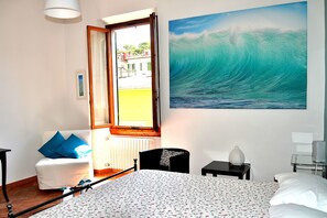 Grand-Doppelzimmer, 1 King-Bett | Daunenbettdecken, Schreibtisch, kostenloses WLAN, Bettwäsche