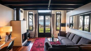 Minibar, Zimmersafe, Schreibtisch, kostenloses WLAN