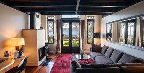 Minibar, caja de seguridad en la habitación, escritorio y wifi gratis