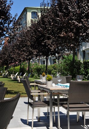 Outdoor dining - Sumahan on the Water - Special Class (Istanbul)