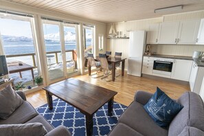 Standard Apartment, 2 Bedrooms, Sea View | Living area