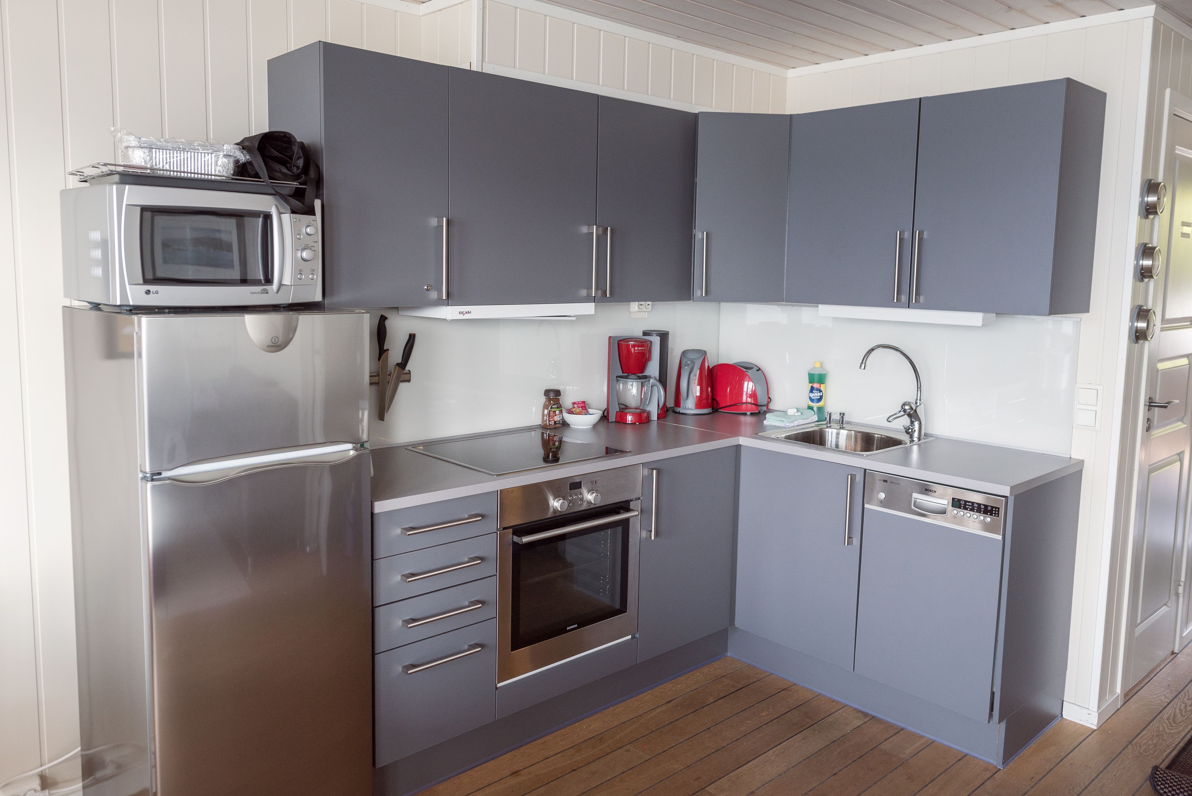 standard apartment, 2 bedrooms, sea view | 1 bedroom, individually decorated, individually furnished, bed sheets