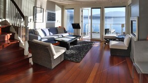 RORBU PREMIUM 3 BEDROOMS, SEA VIEW | Oppholdsrom
