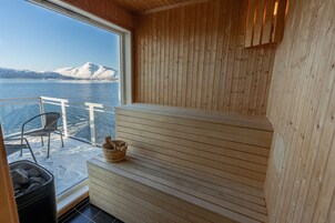 RORBU PREMIUM 3 BEDROOMS, SEA VIEW | 私人 SPA 浴缸