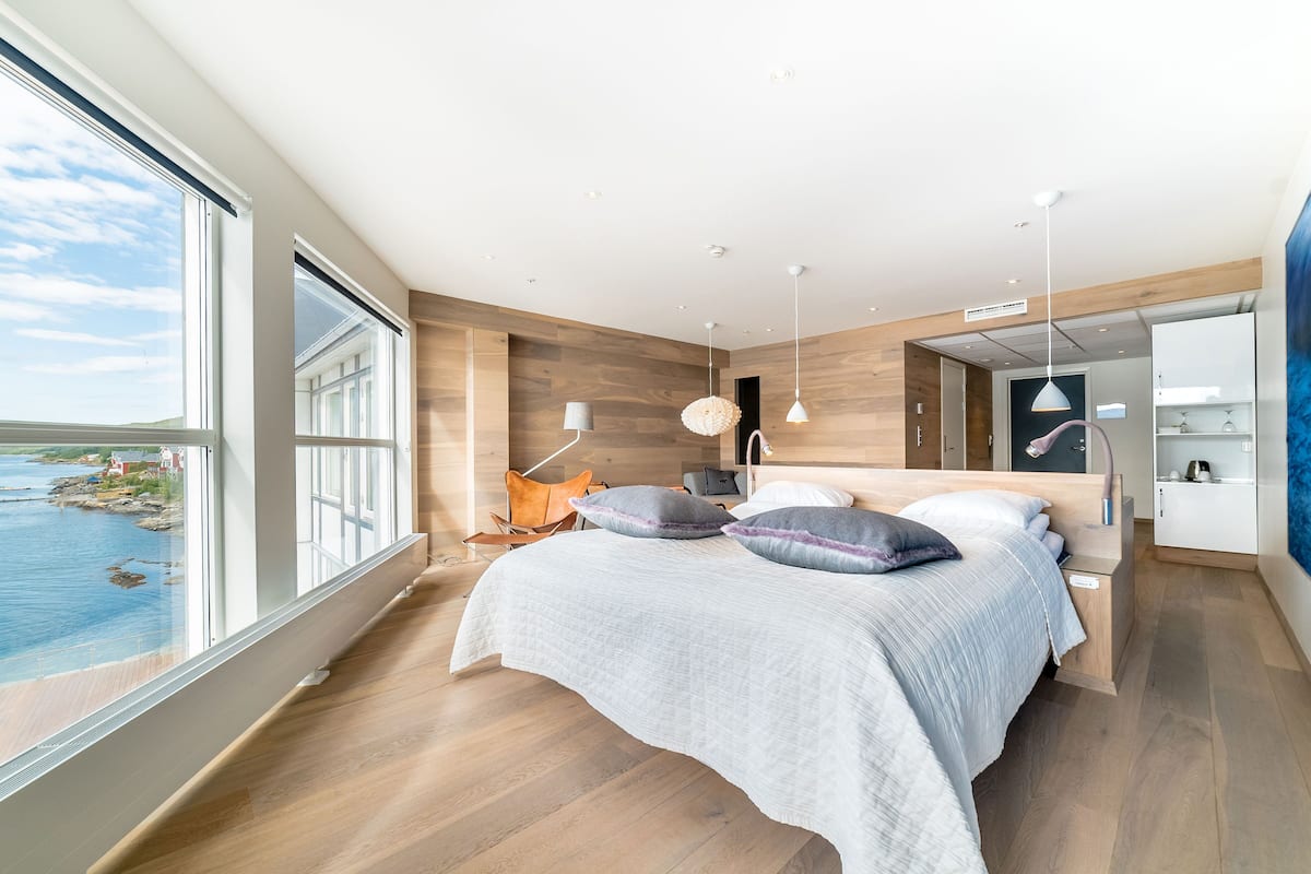 Junior Suite | Individually decorated, individually furnished, bed sheets