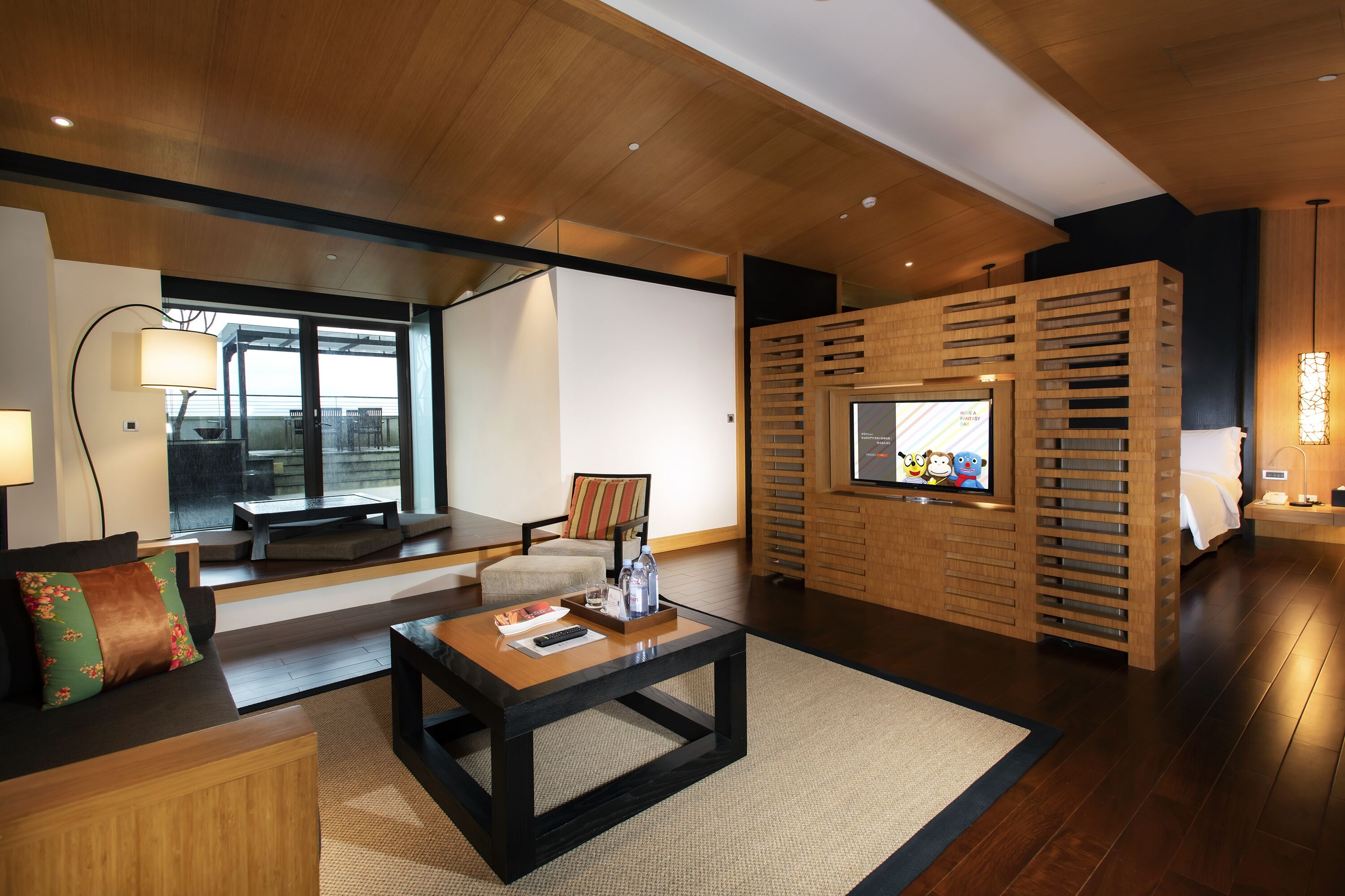 garden suite | living area | led tv, video game console