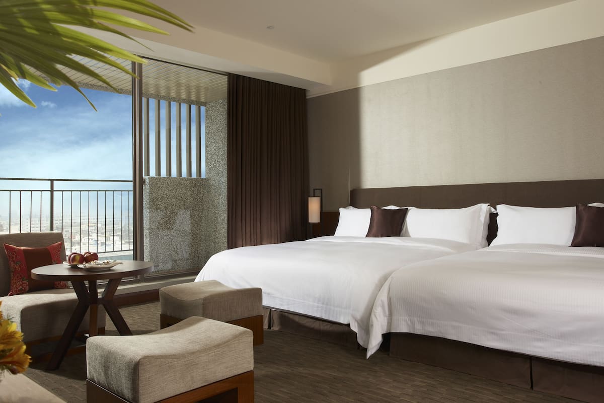 1 bedroom, premium bedding, minibar, in-room safe