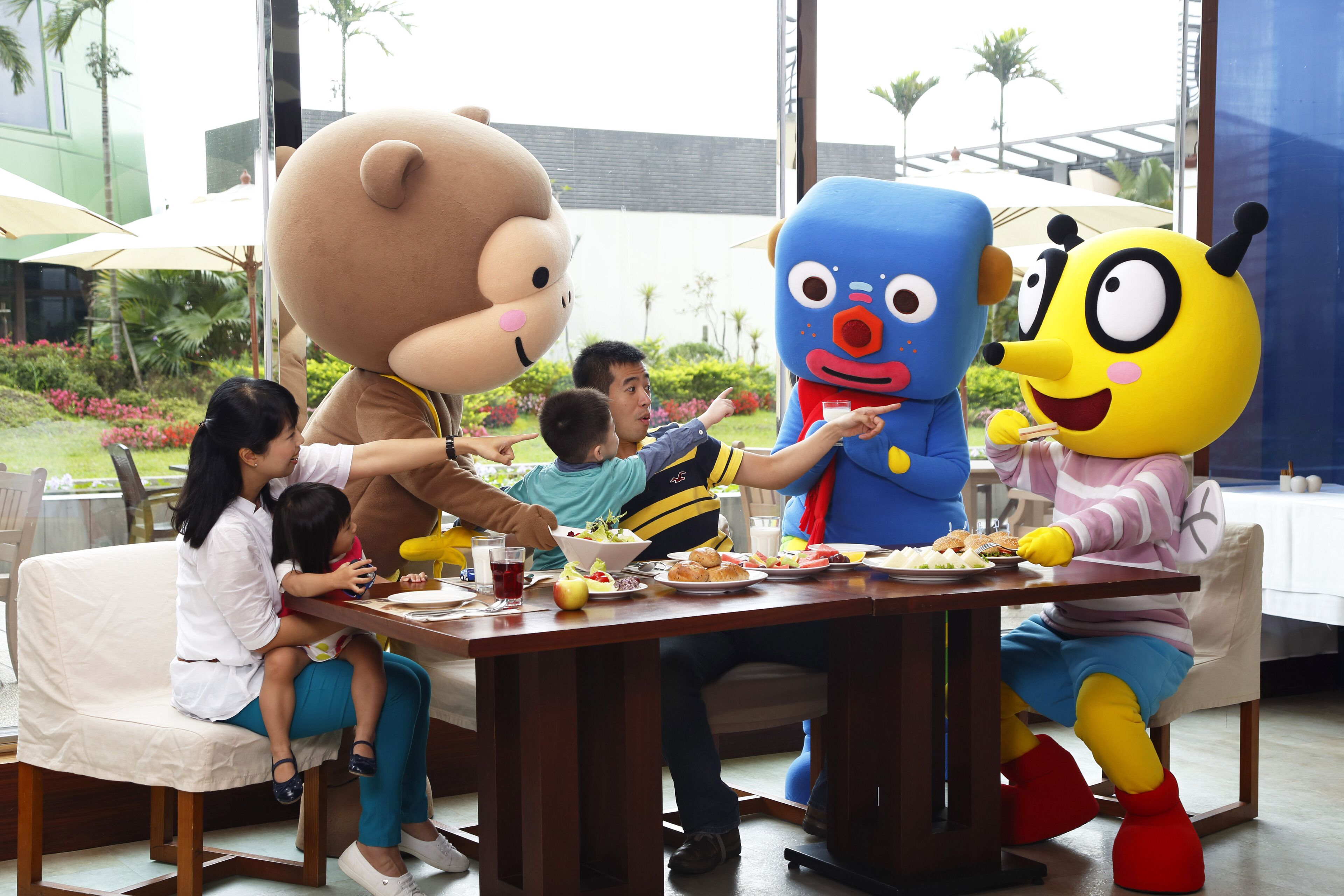 daily buffet breakfast (twd 1001 per person)