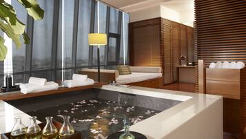 Mulan Spa Room(include 1 person Spa treatment,please contact Mulan Spa on 03-9360022 to reserve) | Treatment room | Body treatments, body wraps, body scrubs, facials