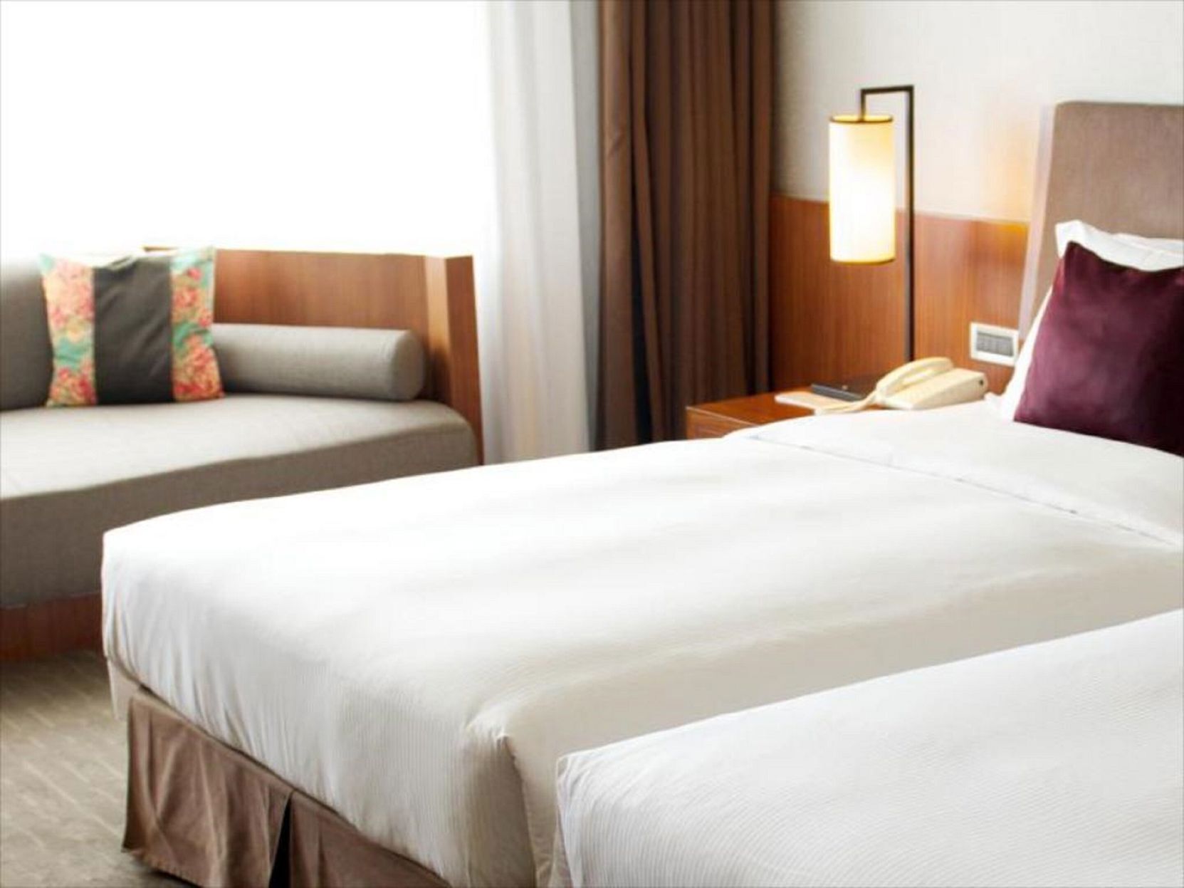Ropa de cama de alta calidad y minibar 