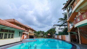 Pool - Paradise Holiday Village (Negombo)