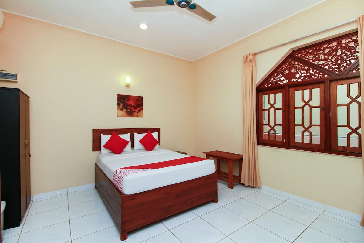 Standard Double Room | 1 bedroom, minibar, in-room safe, individually decorated