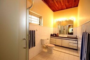 Bathroom - Paradise Holiday Village (Negombo)