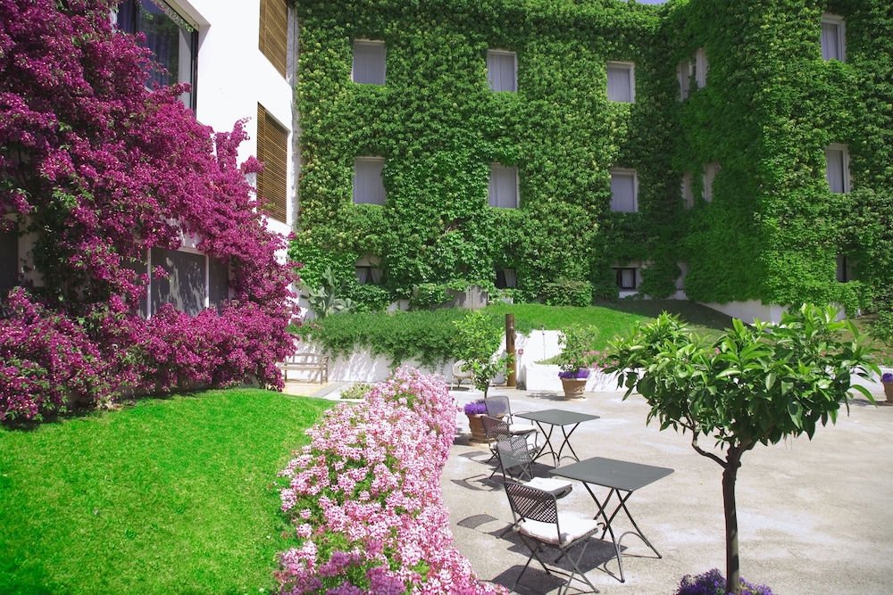 Hotel Emilia image