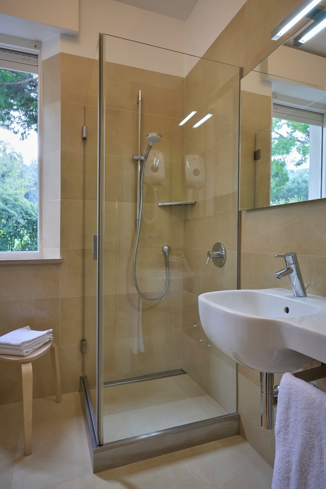 superior double or twin room, sea view, garden area | bathroom | shower, hair dryer, bathrobes, towels