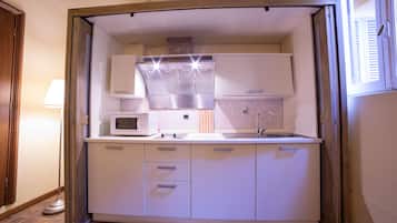 Comfort Room (K4) | Private kitchenette | Fridge, espresso maker, electric kettle