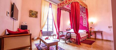 Junior Suite, Jacuzzi, City View