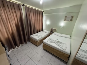 Standard Room, Multiple Bedrooms, Air conditioning, Executive Level | Minibar, laptop workspace, blackout drapes, soundproofing - Oásis Chartouni Hotel (Blumenau)